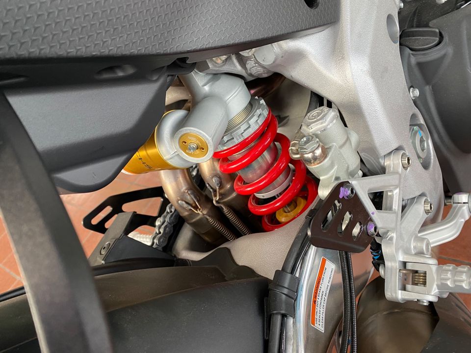 2022 APRILIA Tuono V4 1100