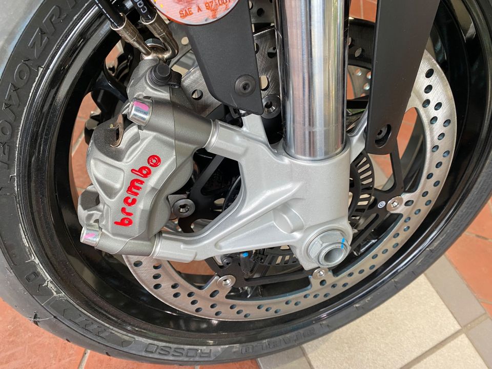 2022 APRILIA Tuono V4 1100