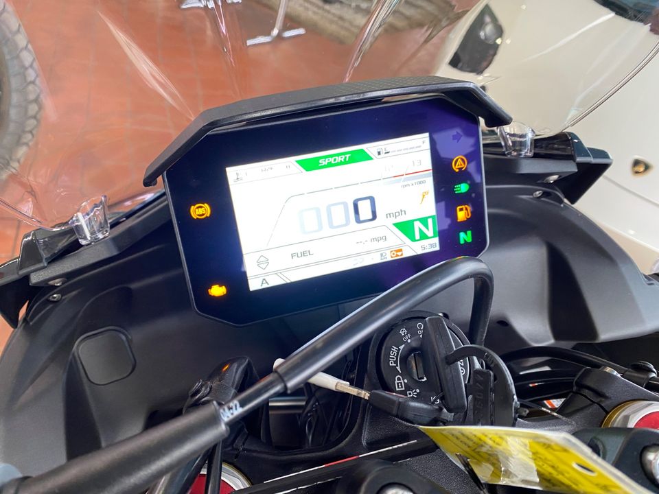2022 APRILIA Tuono V4 1100