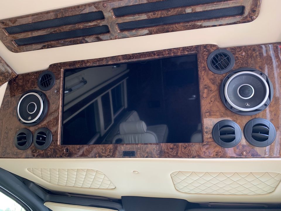 2020 Mercedes-Benz Sprinter 2500 w/Ultimate Toys 144 Commuter PKG