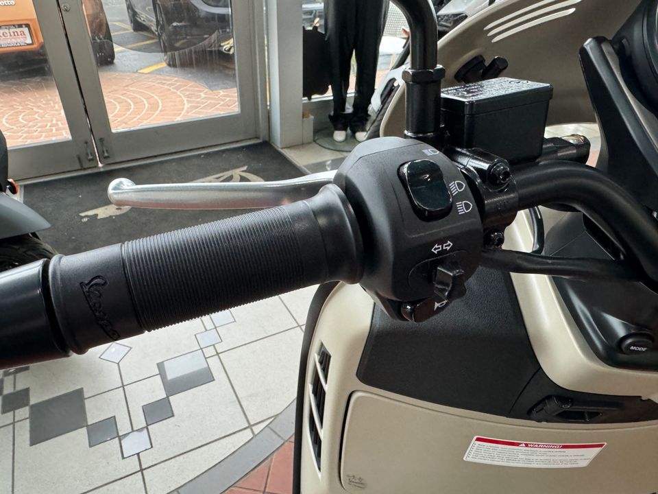 2024 VESPA GTV 300