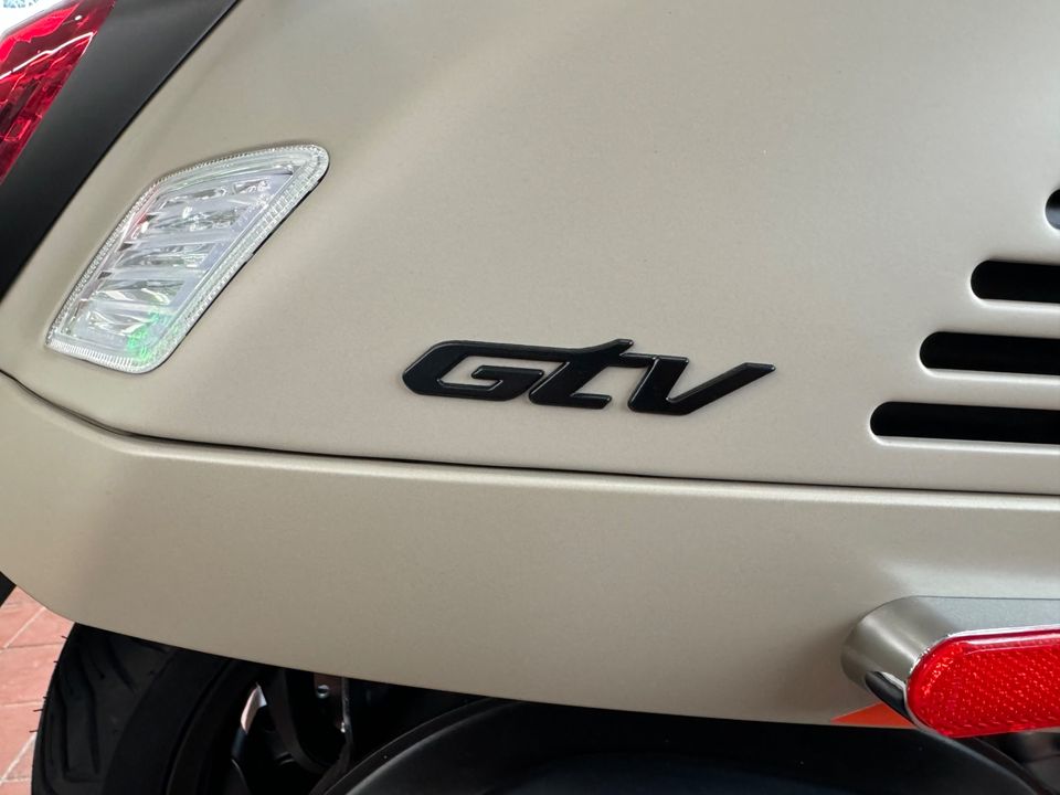 2024 VESPA GTV 300