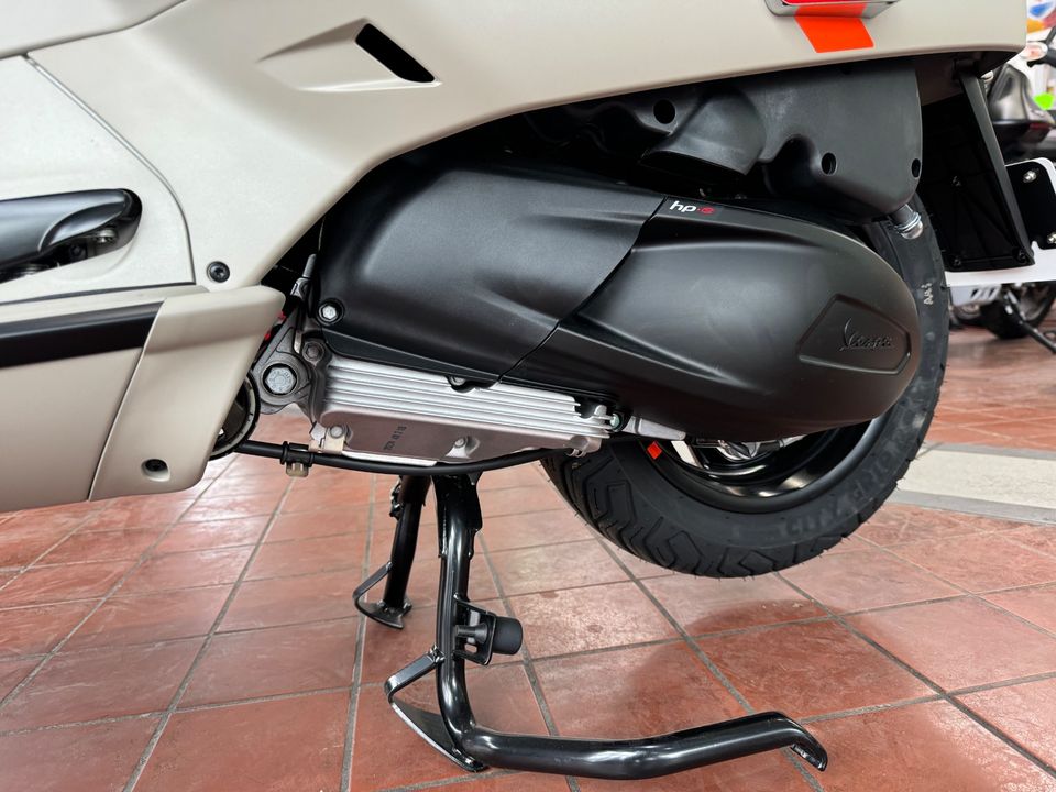 2024 VESPA GTV 300
