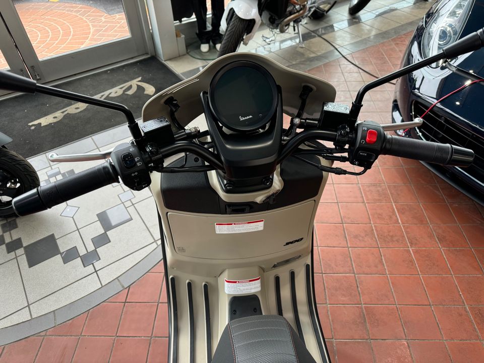 2024 VESPA GTV 300