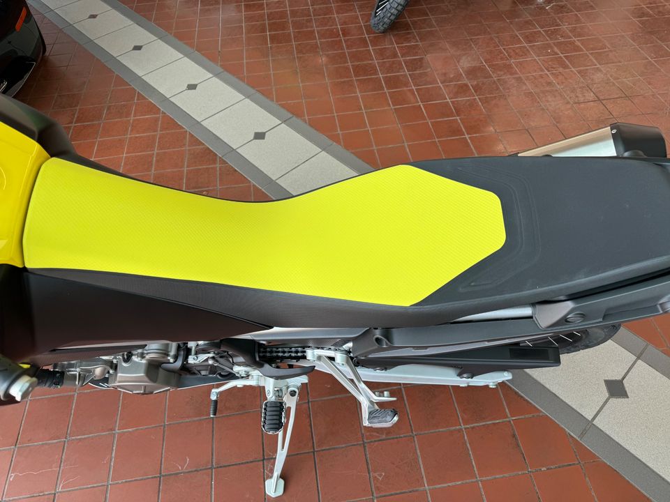 2023 APRILIA TUAREG 660