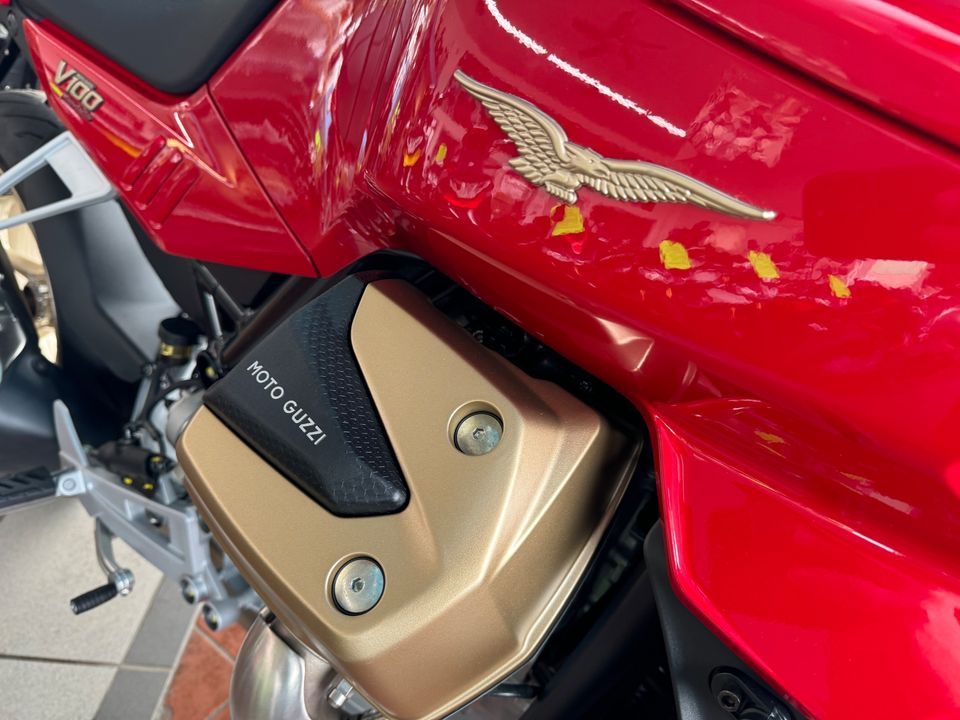2024 MOTO GUZZI V100 Mandelo
