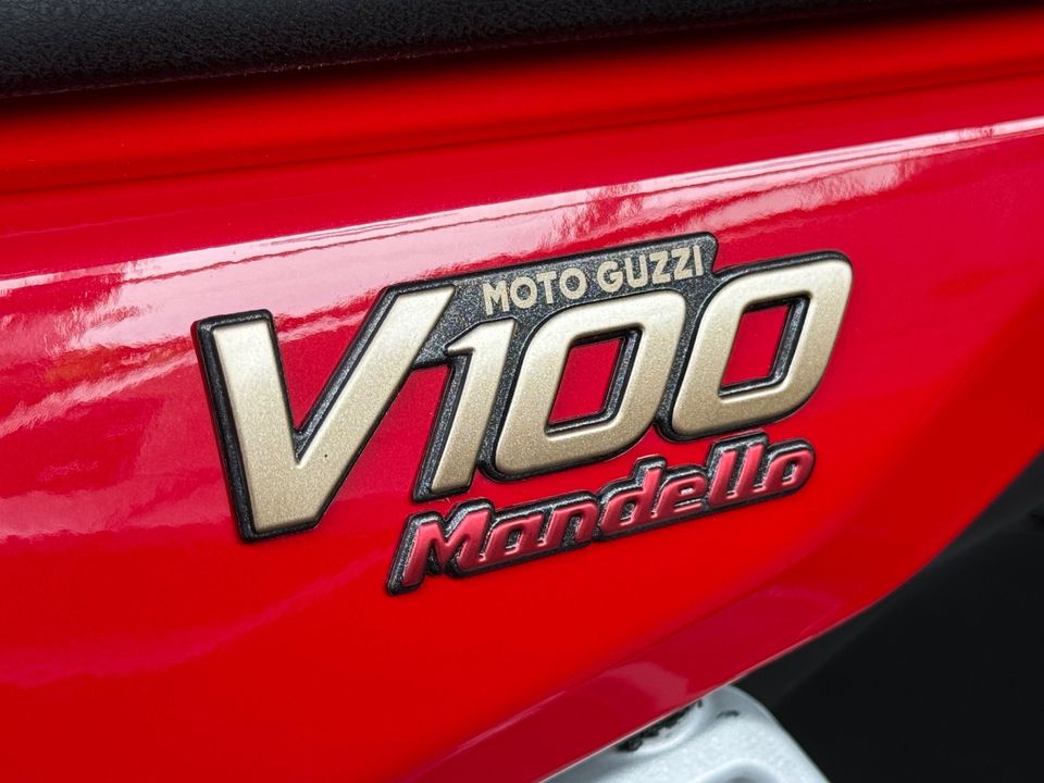 2024 MOTO GUZZI V100 Mandelo