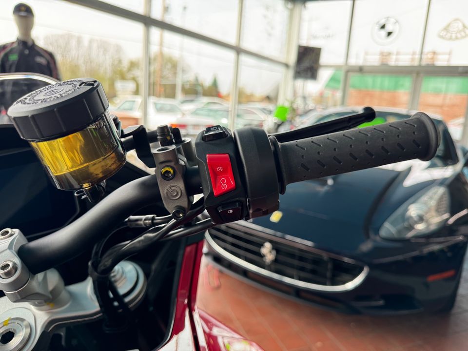 2024 MOTO GUZZI V100 Mandelo