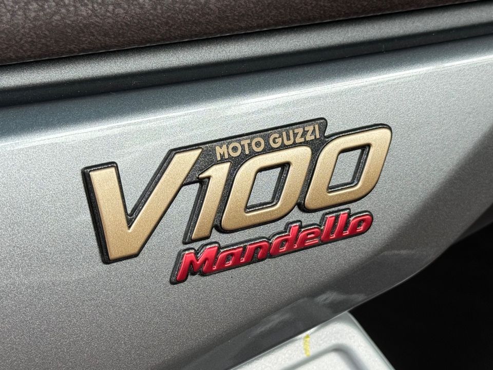 2024 Moto Guzzi V100 Mandello S