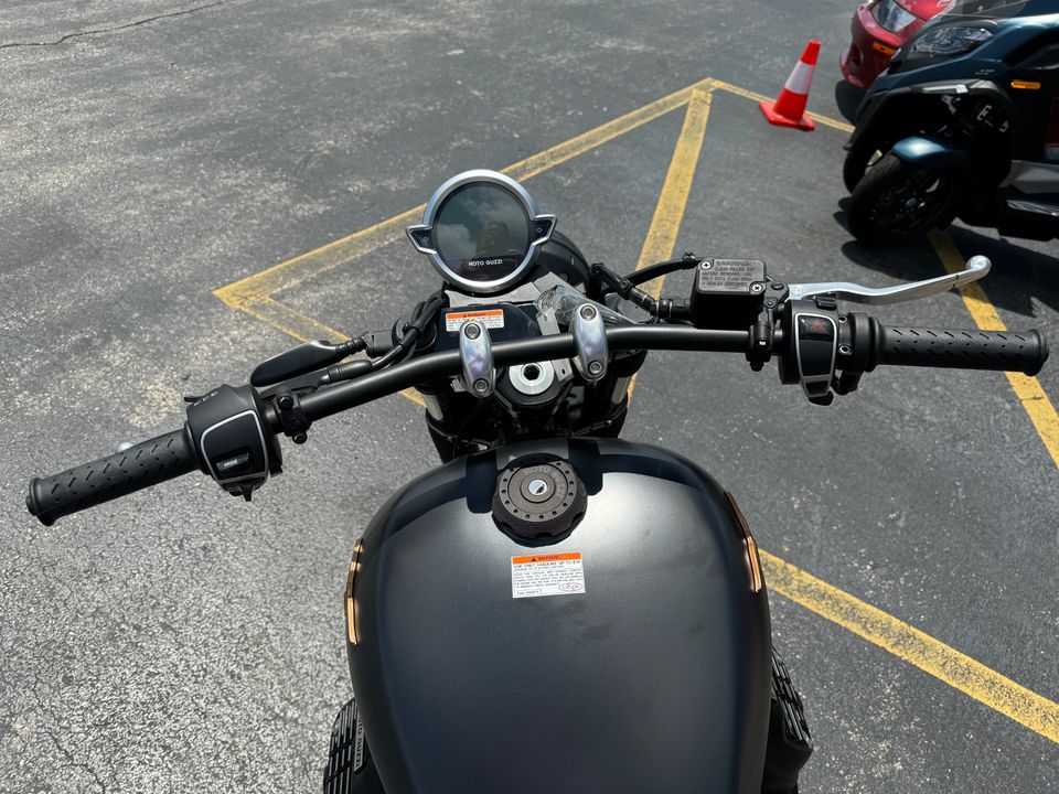2024 MOTO GUZZI V9 Bobber