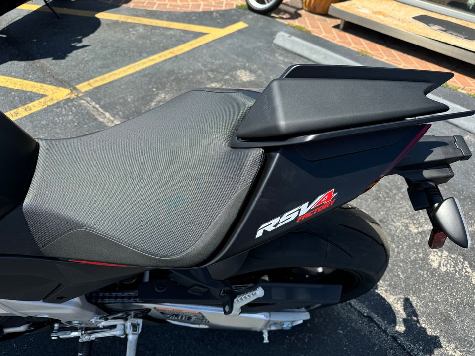 2024 APRILIA RSV4