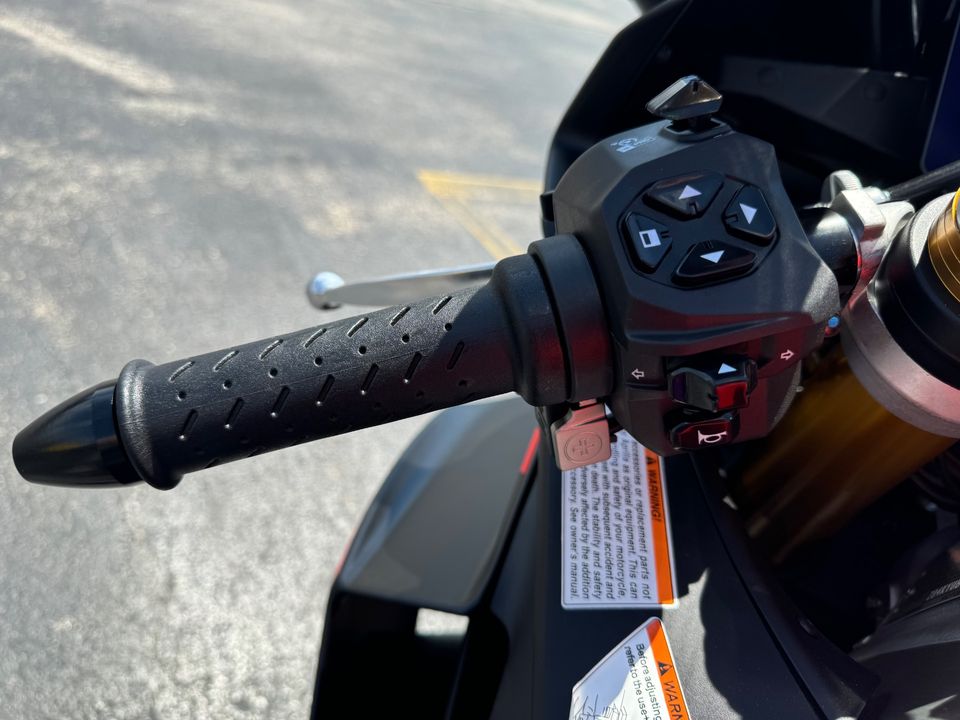 2024 APRILIA RSV4