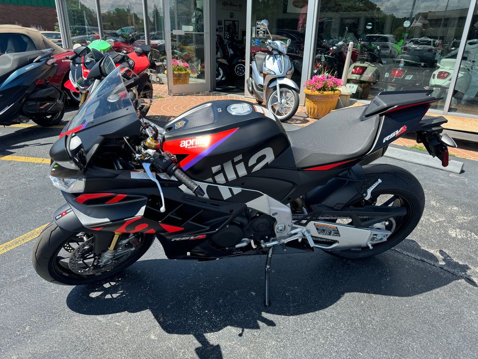 2024 APRILIA RSV4