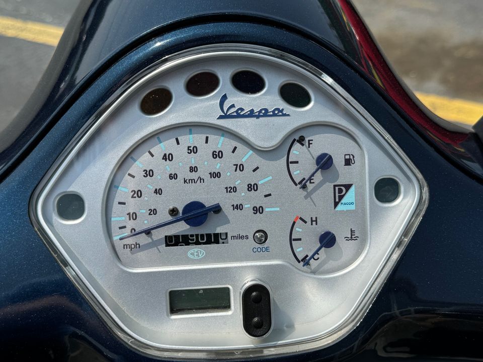 2007 VESPA GT 200