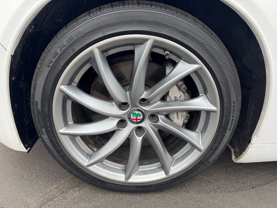2017 Alfa Romeo Giulia AWD