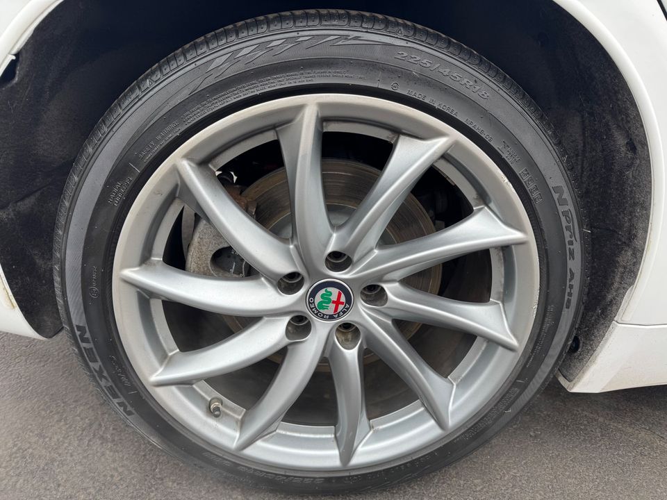 2017 Alfa Romeo Giulia AWD