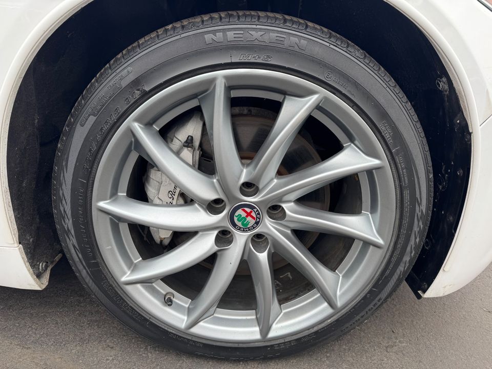 2017 Alfa Romeo Giulia AWD