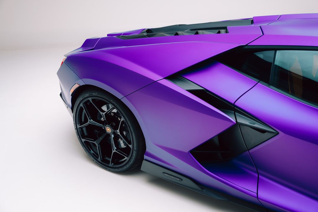 2024 Lamborghini Revuelto