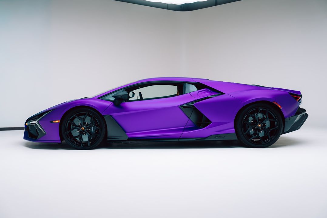 2024 Lamborghini Revuelto
