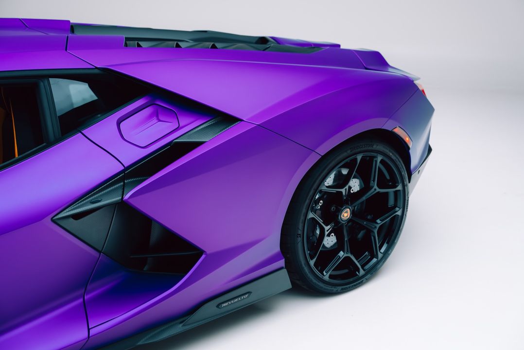 2024 Lamborghini Revuelto