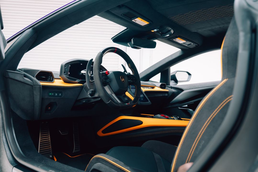 2024 Lamborghini Revuelto