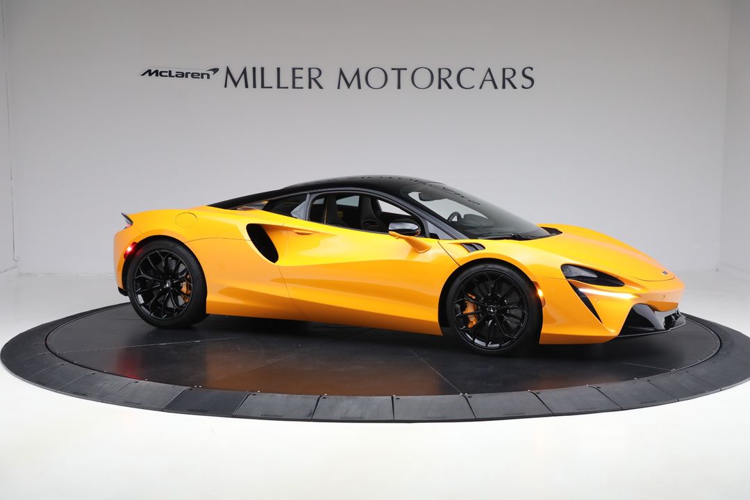 2024 McLaren Artura