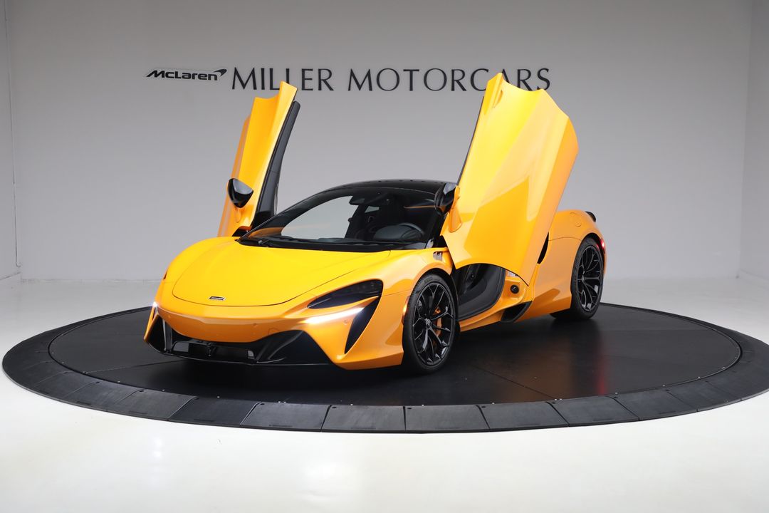 2024 McLaren Artura