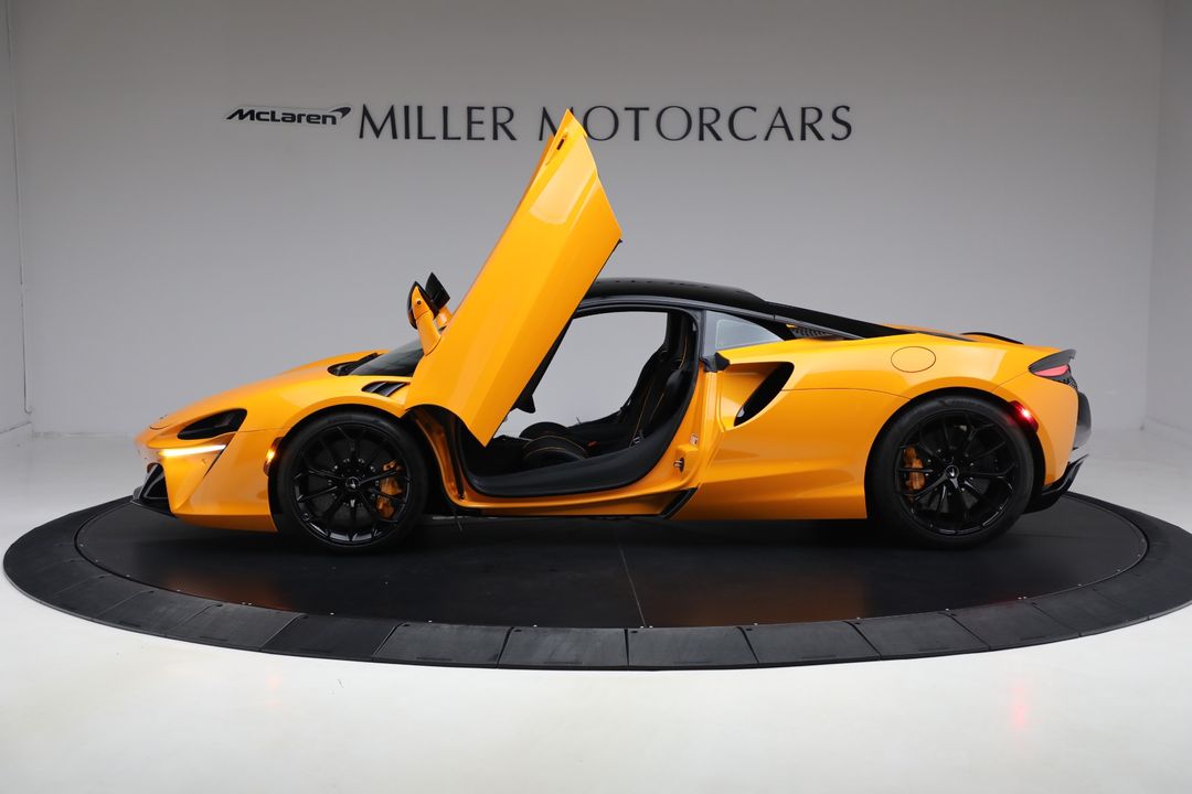 2024 McLaren Artura