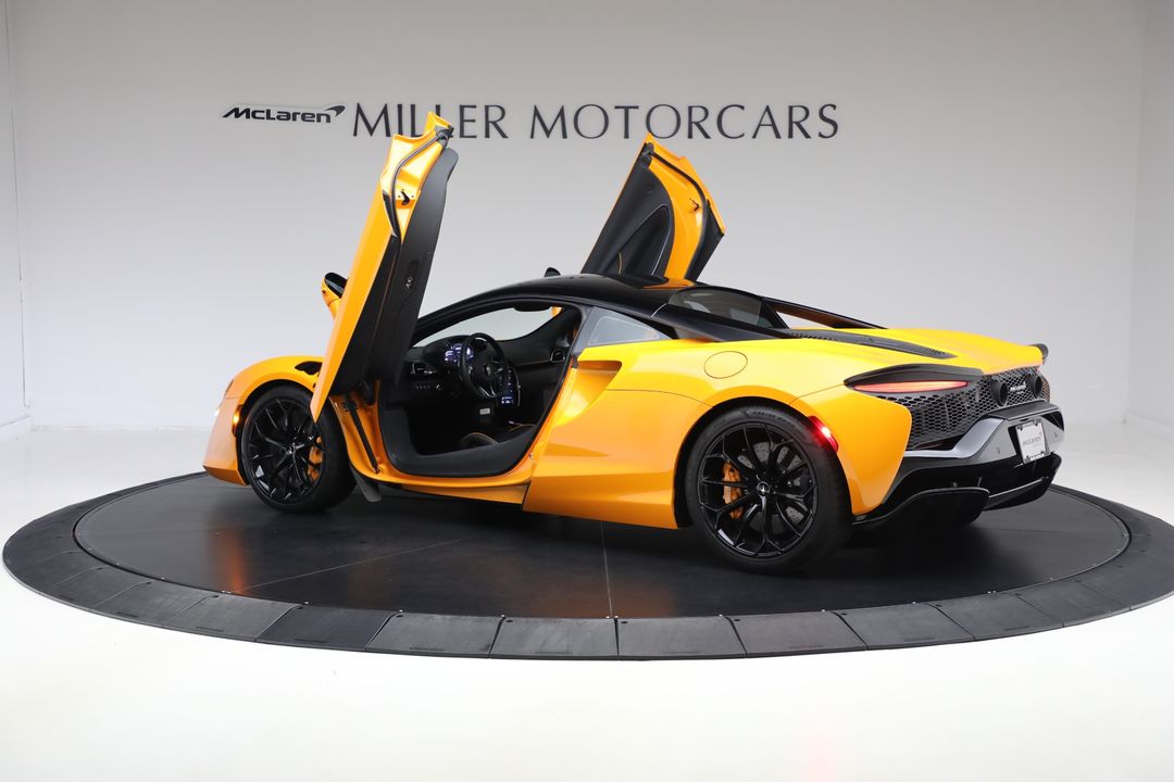 2024 McLaren Artura