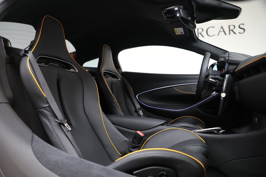 2024 McLaren Artura