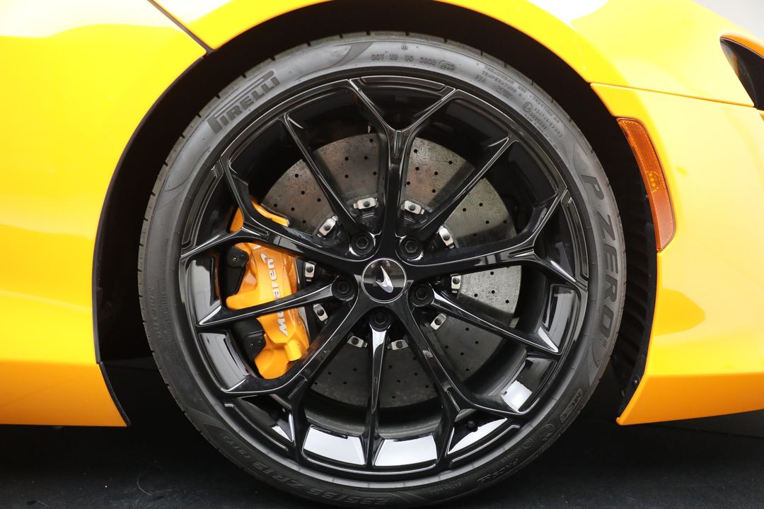 2024 McLaren Artura