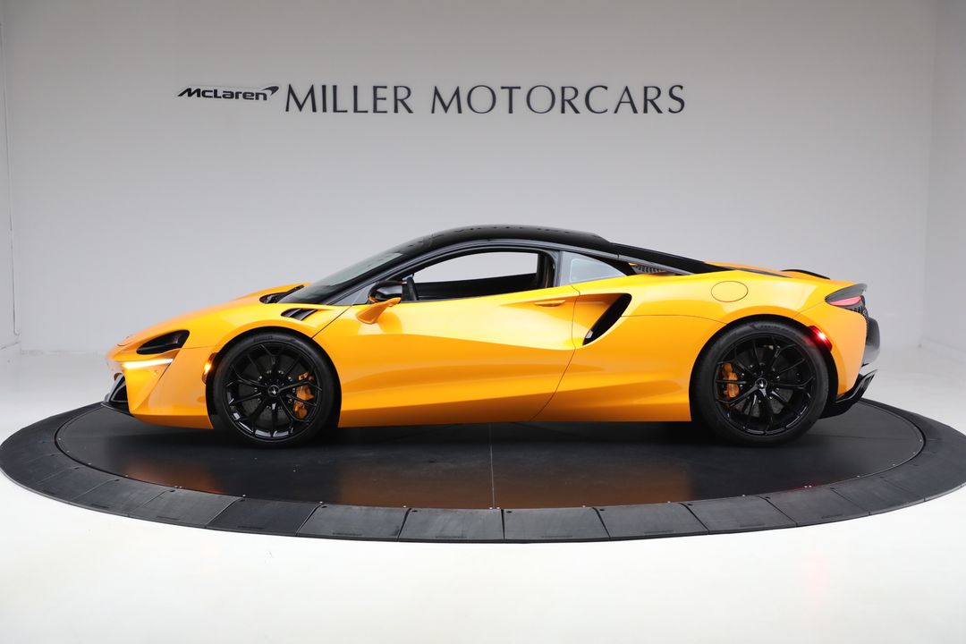 2024 McLaren Artura