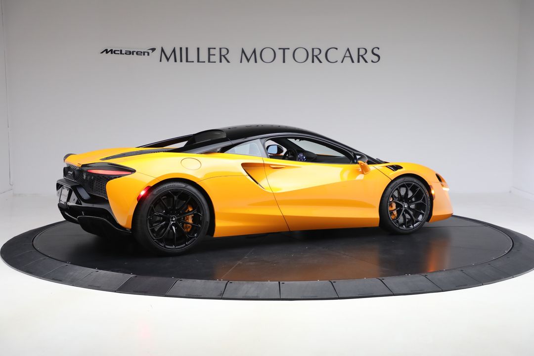 2024 McLaren Artura