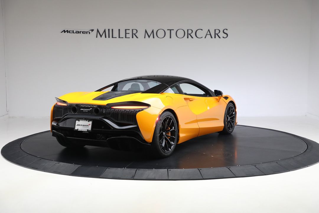 2024 McLaren Artura