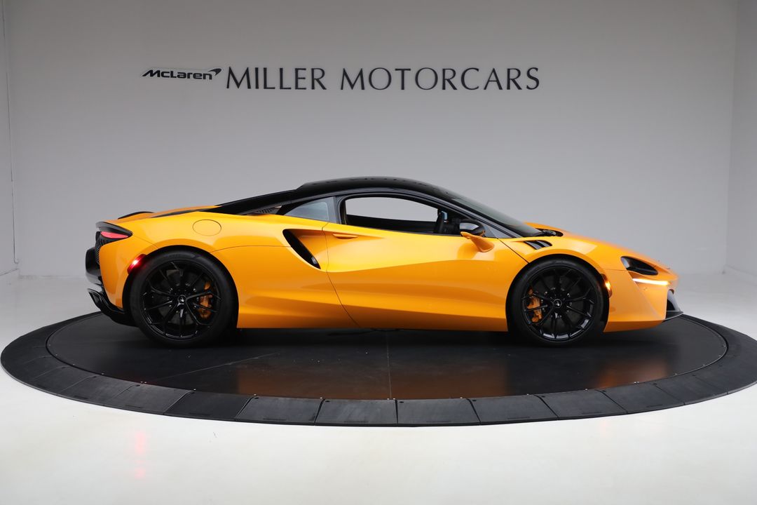 2024 McLaren Artura