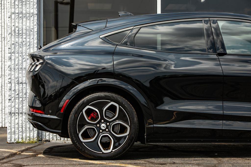 2023 FORD MUSTANG MACH-E