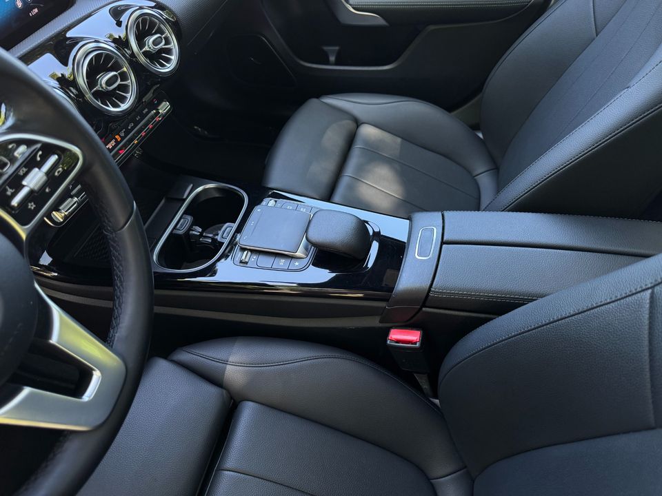 2021 Mercedes-Benz A 220