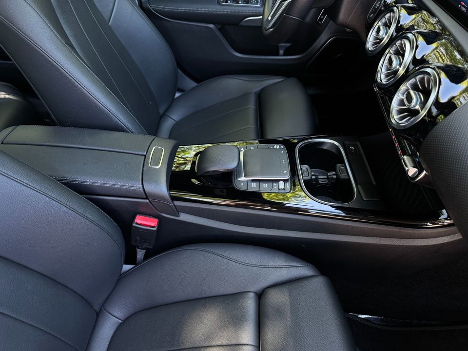 2021 Mercedes-Benz A 220