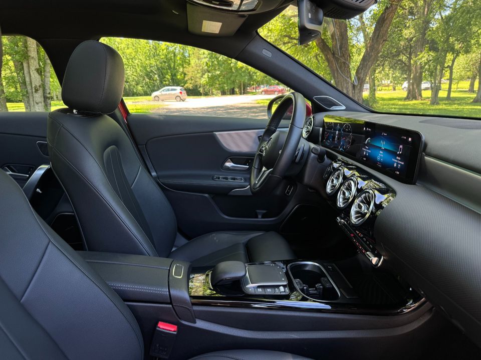2021 Mercedes-Benz A 220