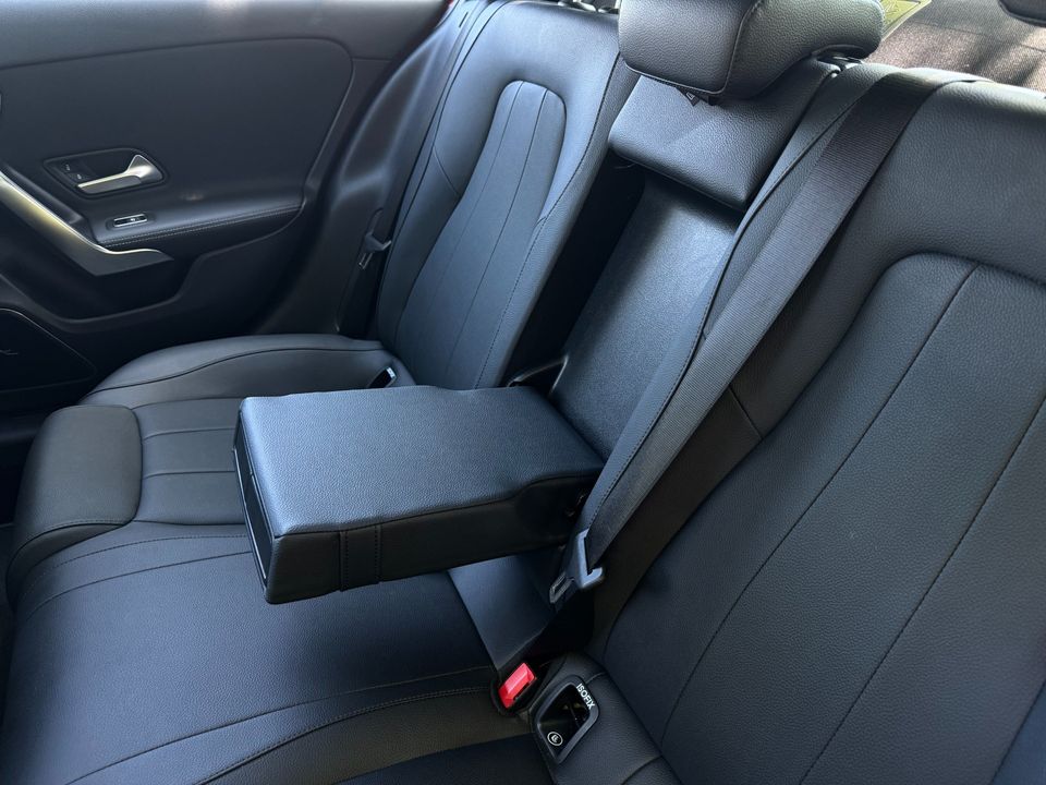 2021 Mercedes-Benz A 220