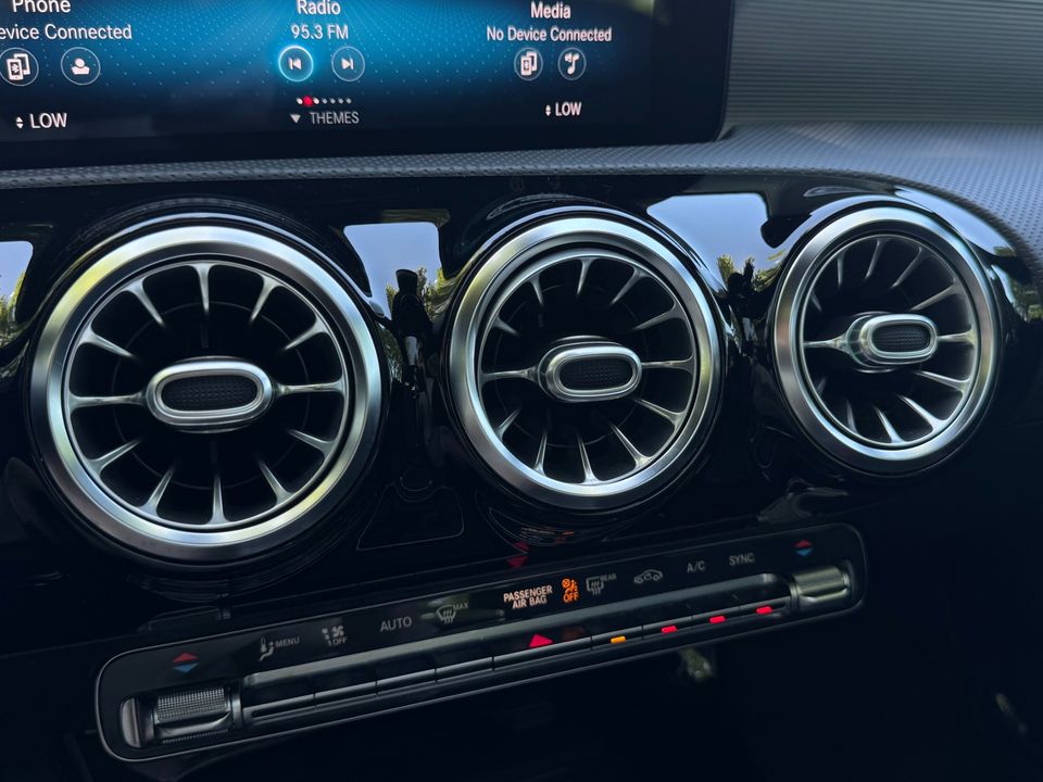 2021 Mercedes-Benz A 220