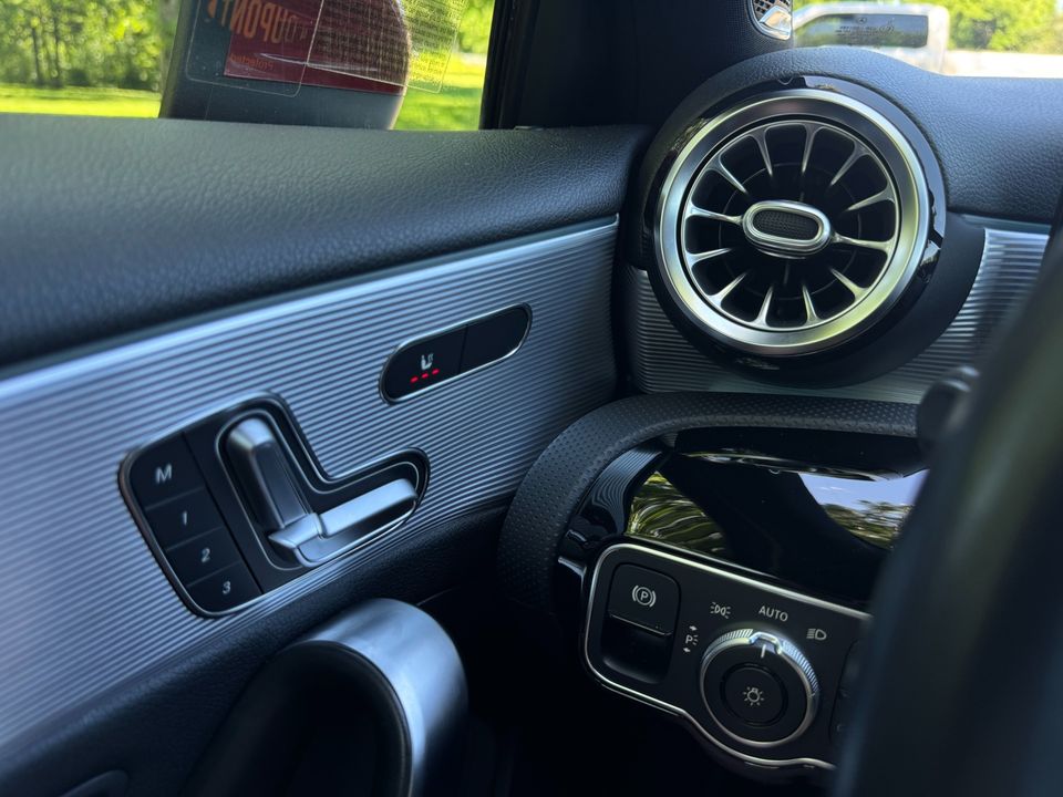 2021 Mercedes-Benz A 220