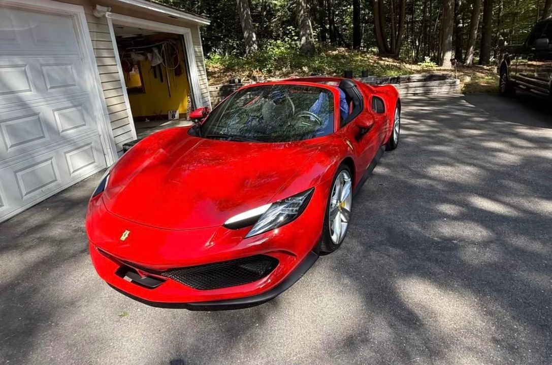 2025 Ferrari 296 GTS