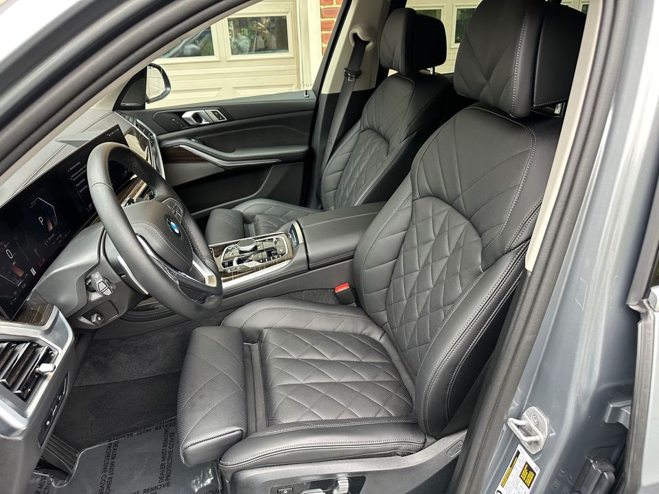 2025 BMW X7