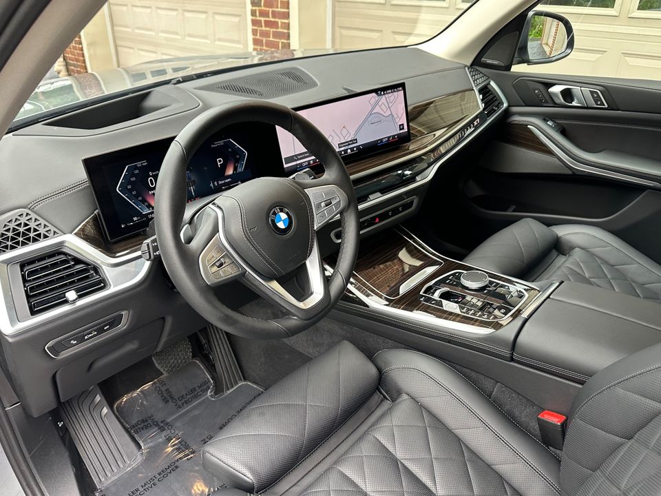 2025 BMW X7
