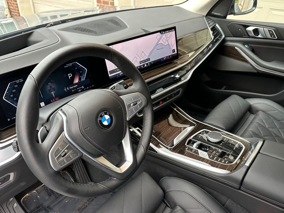 2025 BMW X7