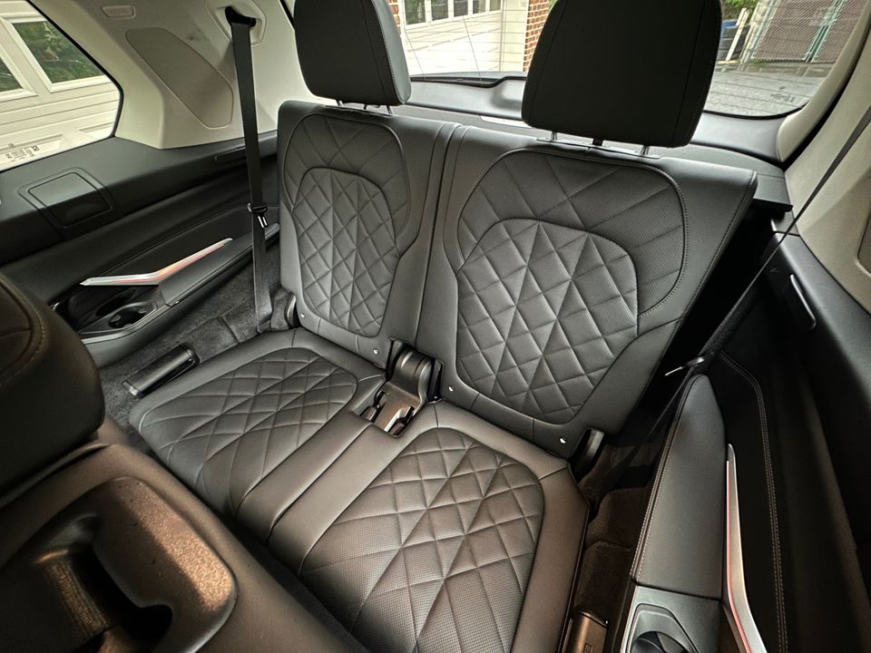 2025 BMW X7