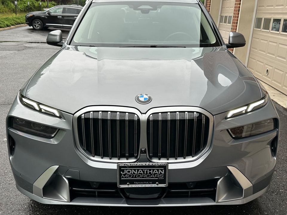 2025 BMW X7