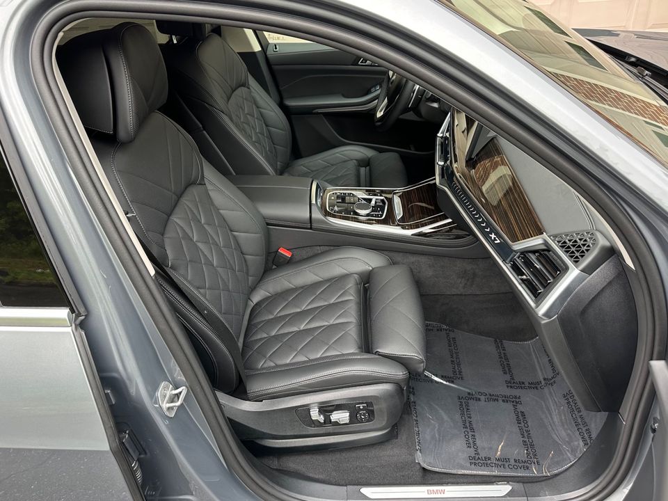2025 BMW X7