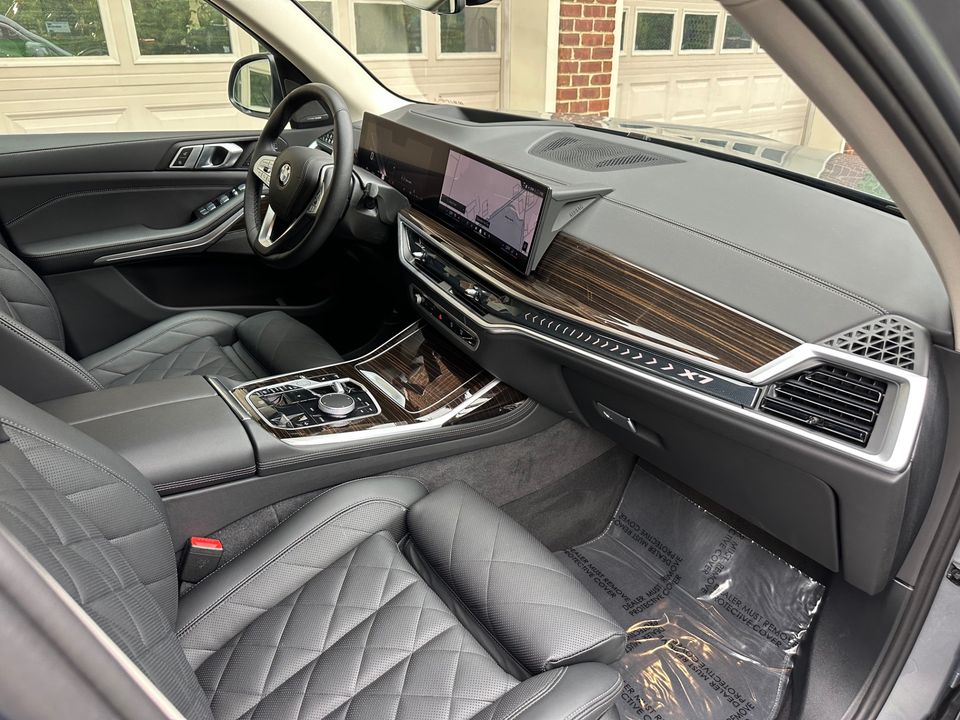 2025 BMW X7
